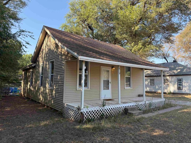 619 E C Ave, Kingman, KS 67068