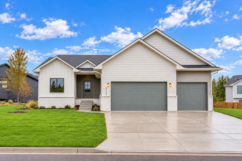 5754 N Edwards St, Wichita, KS 67204