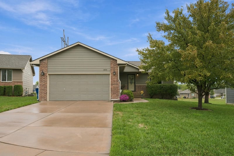 6910 N Wendell Ct, Park City, KS 67219