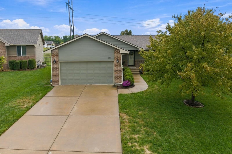 6910 N Wendell Ct, Park City, KS 67219