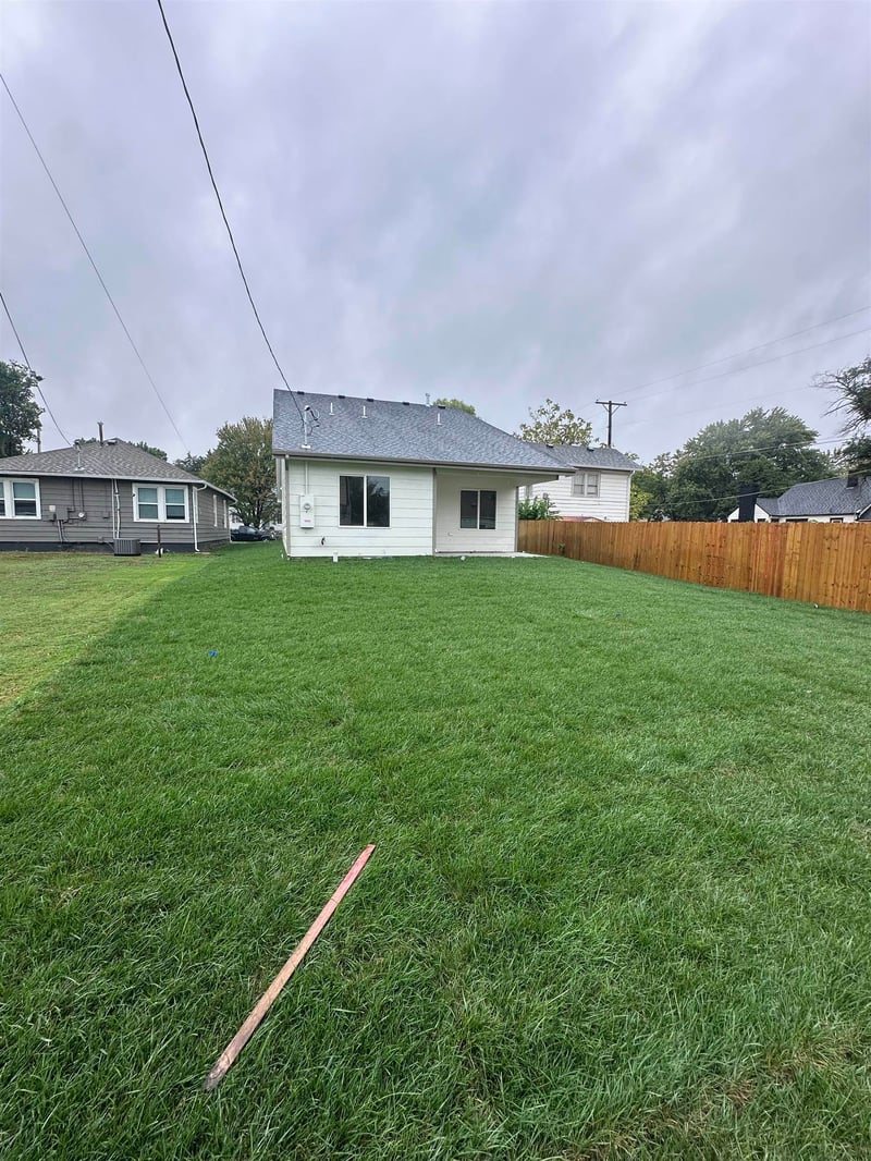 552 N Dellrose Ave, Wichita, KS 67208
