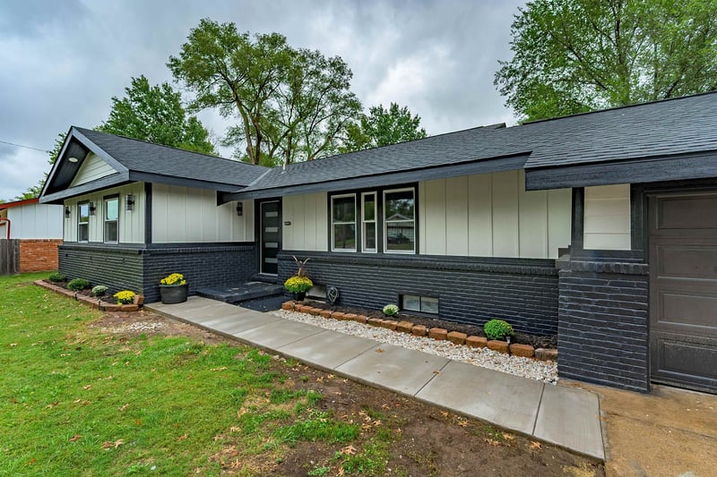 9301 W Birch Ln, Wichita, KS 67212-4132