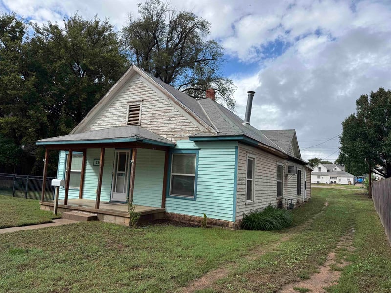 216 W C, Kingman, KS 67068