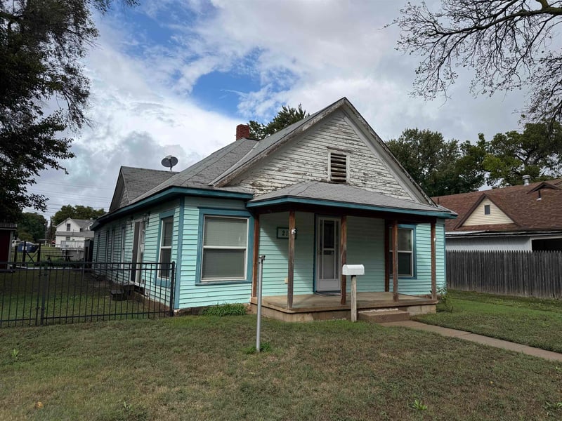216 W C, Kingman, KS 67068
