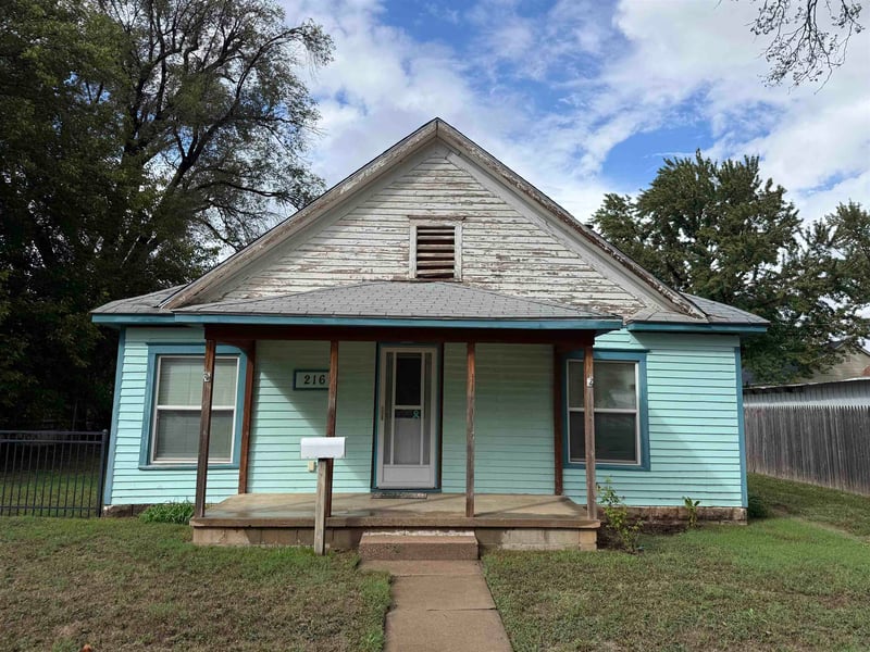 216 W C, Kingman, KS 67068