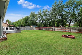 911 N Pine Grv, Wichita, KS 67212