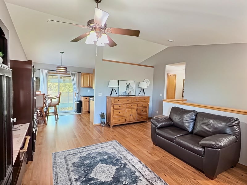 100 Sheffield St, Newton, KS 67114