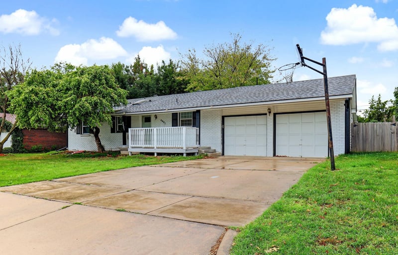 4431 N Auburn St, Bel Aire, KS 67220