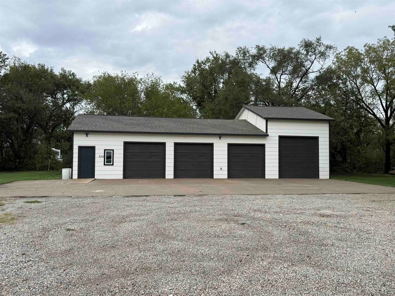 530 W Main St, Valley Center, KS 67147
