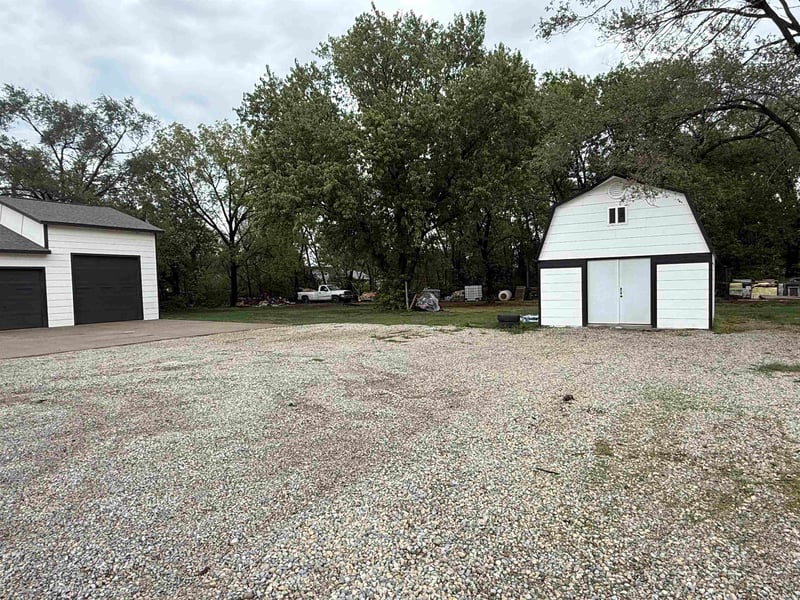 530 W Main St, Valley Center, KS 67147