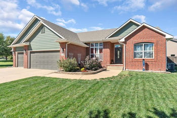 1430 E Summerlyn, Derby, KS 67037