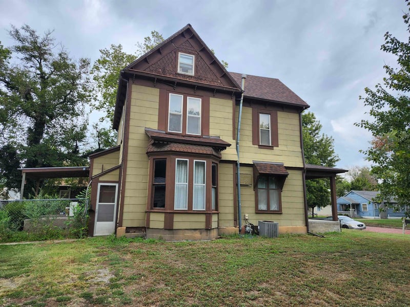 1025 S 2nd, Arkansas City, KS 67005