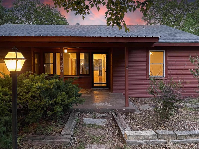 1326 N C St, Arkansas City, KS 67005