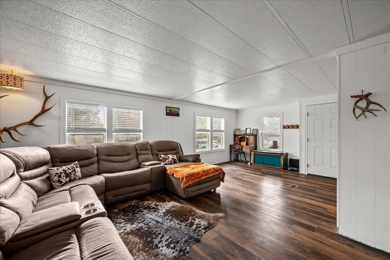 211 S Main St, Rose Hill, KS 67133
