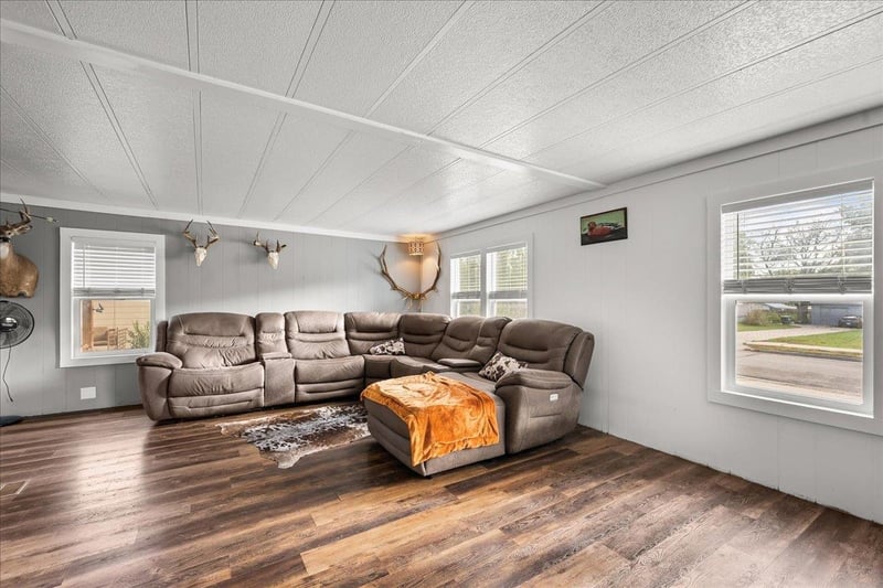 211 S Main St, Rose Hill, KS 67133