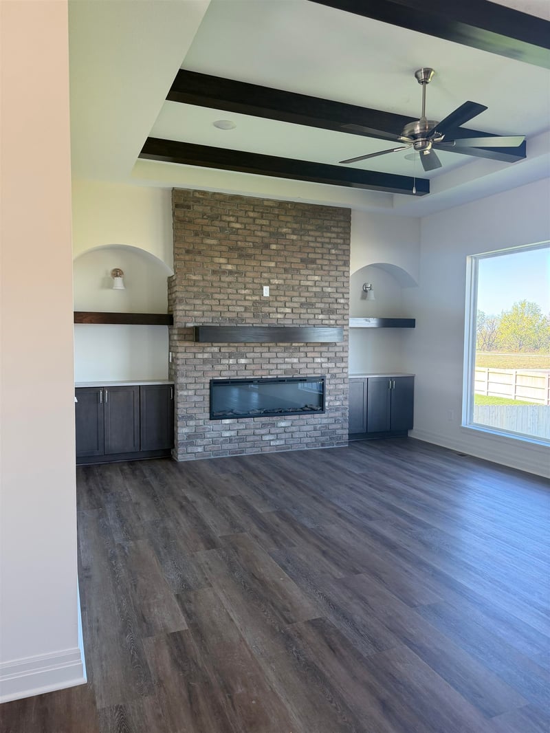 102 S Wellcrest Ct, Wichita, KS 67052