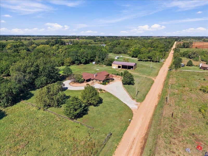 215 S 327th St W, Garden Plain, KS 67050