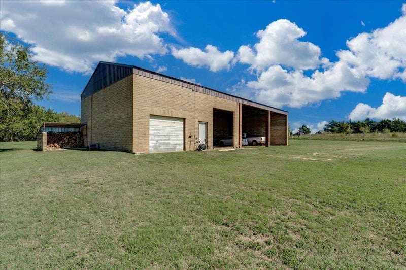 215 S 327th St W, Garden Plain, KS 67050