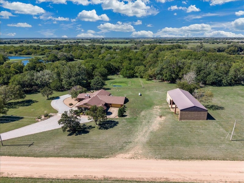 215 S 327th St W, Garden Plain, KS 67050