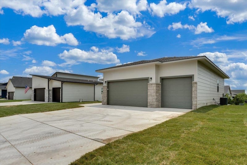 10515 W Basil St, Wichita, KS 67215