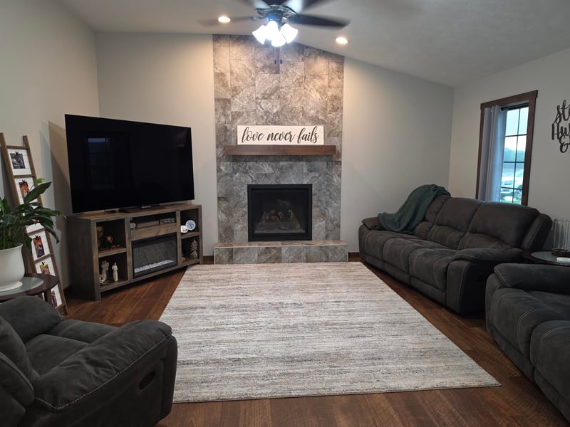 220 Redbud St, Moundridge, KS 67107