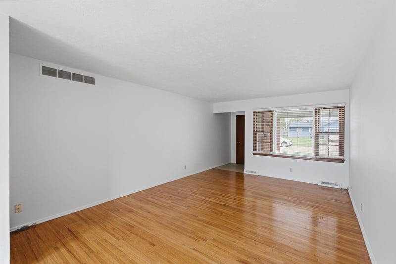 8105 E Clay St, Wichita, KS 67207