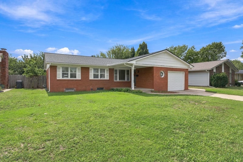 8105 E Clay St, Wichita, KS 67207