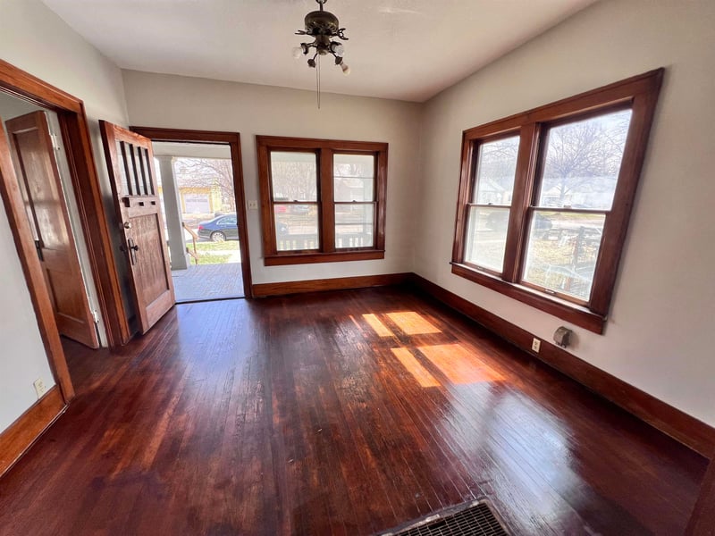 1915 S Topeka Ave, Wichita, KS 67211