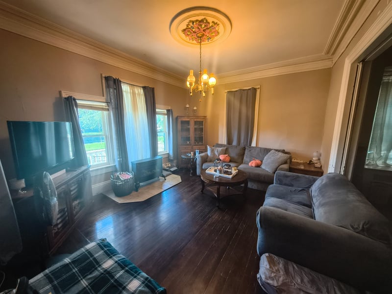 526 W Iron Ave, Salina, KS 67401