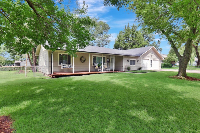 1703 N Cron St, Augusta, KS 67010