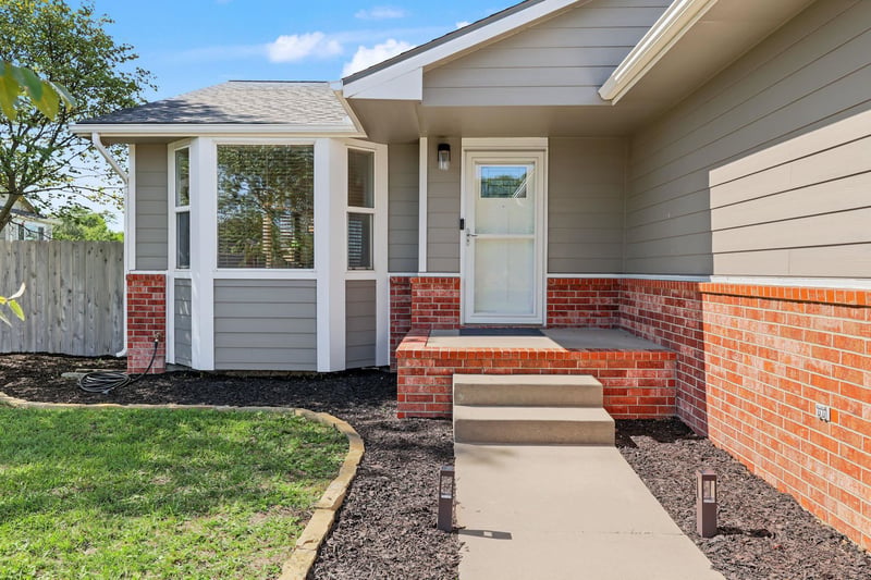 11933 W Central Park Ct, Wichita, KS 67205