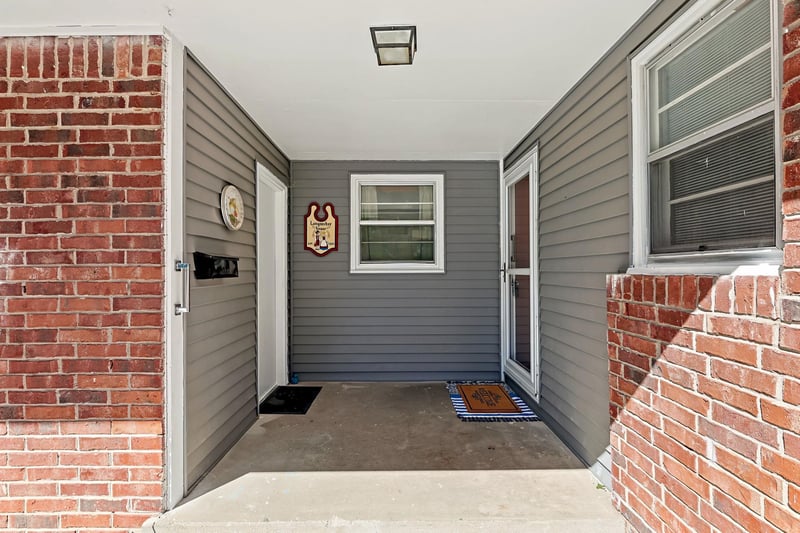 214 E Pioneer Pl, Mulvane, KS 67110