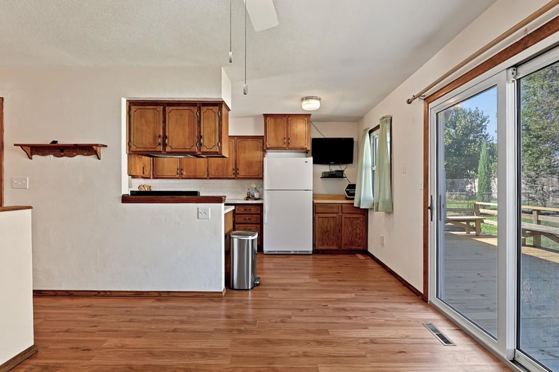 214 E Pioneer Pl, Mulvane, KS 67110