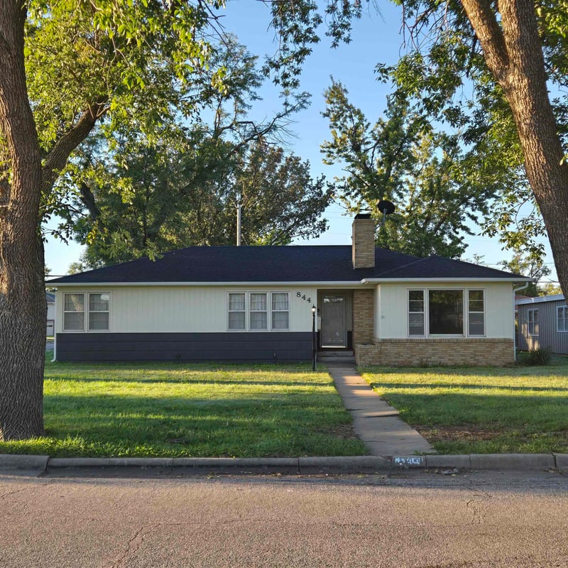 844 E Claflin Ave, Salina, KS 67401