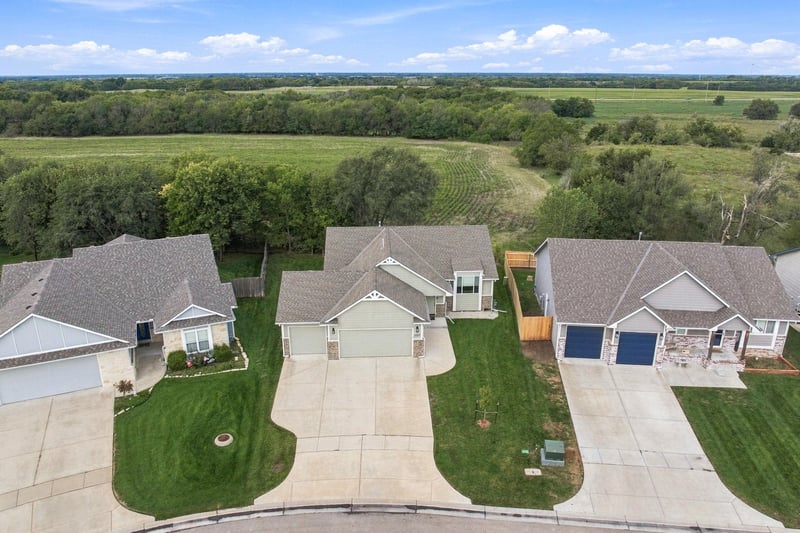 3027 N Susan Ln, Mulvane, KS 67110