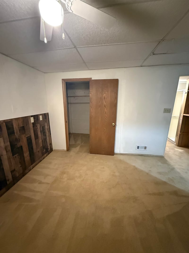 116 W 4th St, Solomon, KS 67480