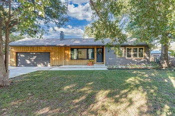 18 E Hawthorne St, Wichita, KS 67206-2535