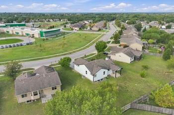 1012 E Winding Ln, Derby, KS 67037