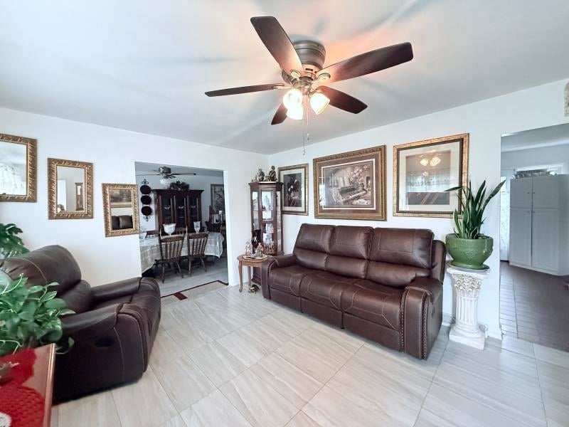 2143 Quincy, Salina, KS 67401