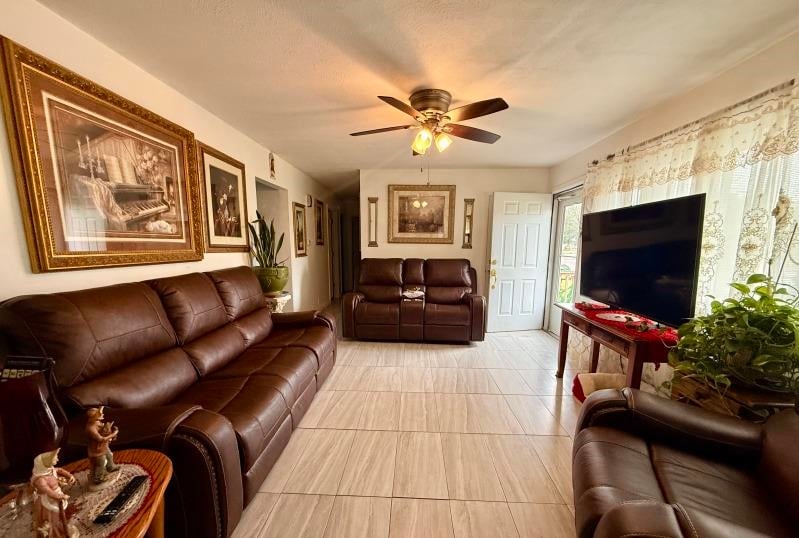 2143 Quincy, Salina, KS 67401