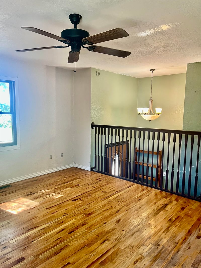 8 Park Rd, Rose Hill, KS 67133