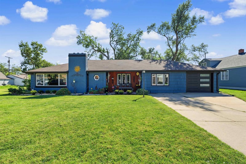 413 Woodlawn Ave, Salina, KS 67401