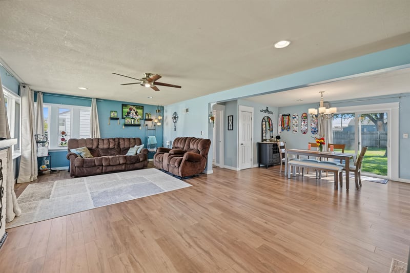 413 Woodlawn Ave, Salina, KS 67401