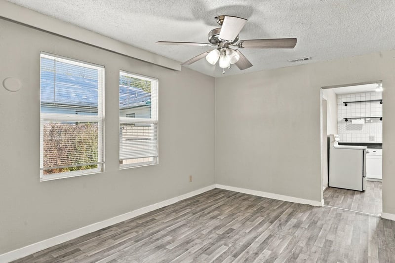 218 N Poplar, Douglass, KS 67039