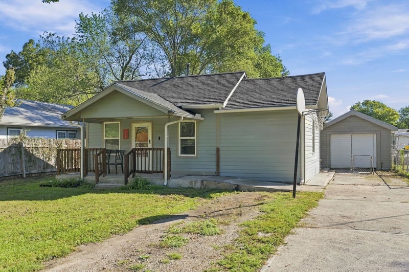 218 N Poplar, Douglass, KS 67039
