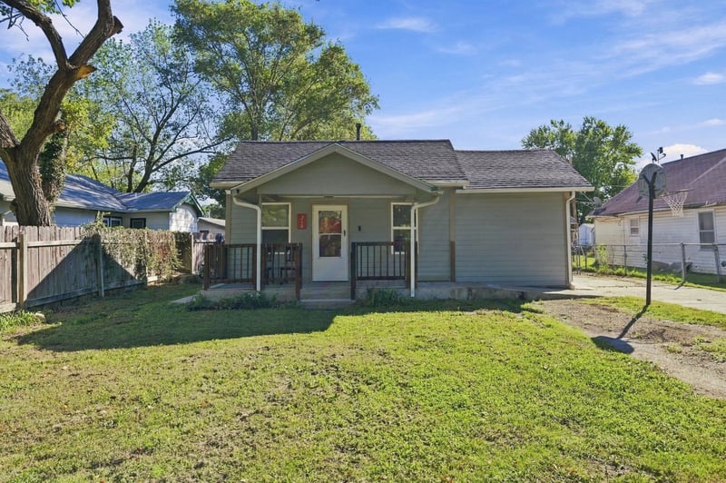 218 N Poplar, Douglass, KS 67039