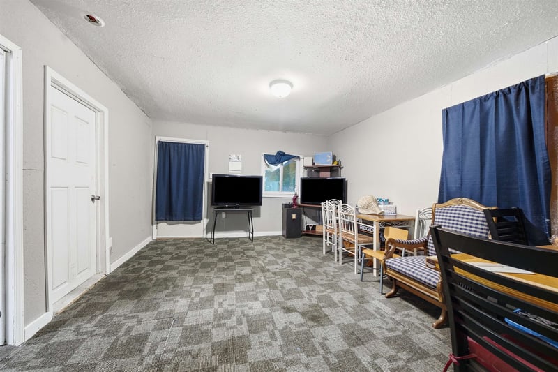 1626 N Piatt, Wichita, KS 67214