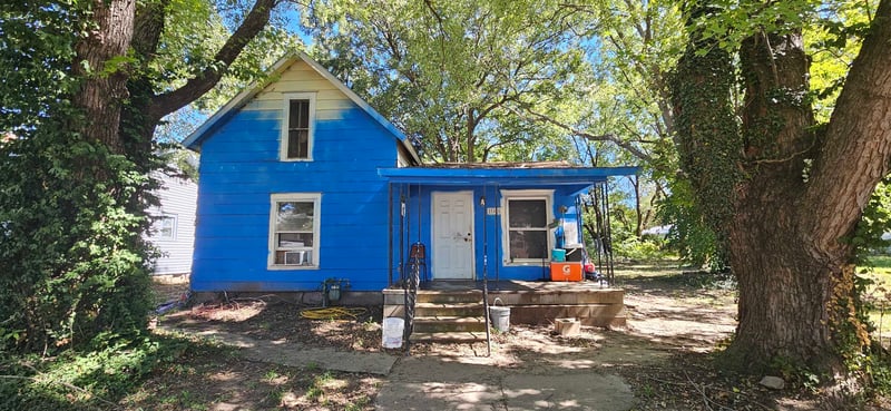 108 Iowa St, Winfield, KS 67156