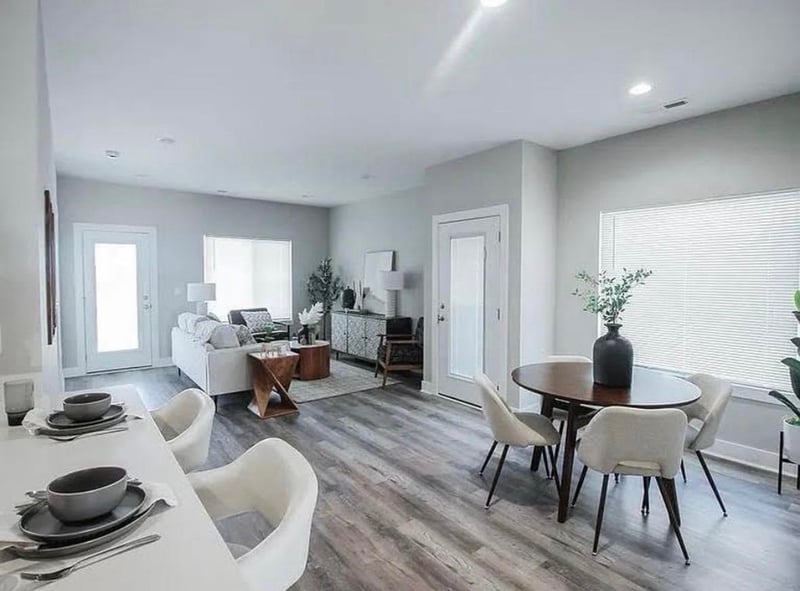 2613 S Flightline Cir, Wichita, KS 67210