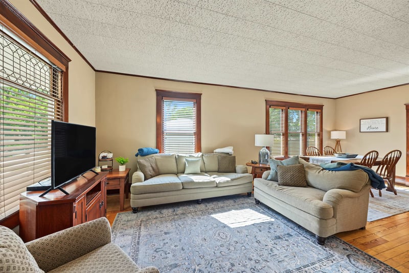 717 N Main St, Lindsborg, KS 67456